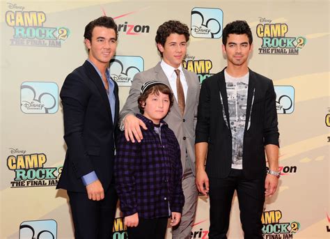 The jonas brothers haven't officially announced a tour yet, but they're already making plans to have some very special guests join them. Jonas Brothers Family Pictures | POPSUGAR Celebrity UK Photo 30