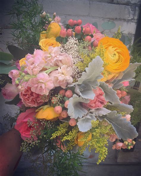 Quang ba flower market, for instance, is filled with fresh flowers from various vendors and makes you feel like you have entered a tropical flower garden or this oasis allows you to buy fresh flowers in bulk at cheap prices. Wholesale Flowers: Wholesale Wedding Flowers | Bulk ...
