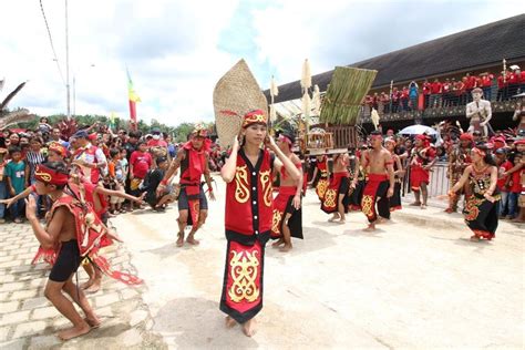 Tradisi Adat Gawai Naik Dango Kabupaten Landak Kalimantan Barat