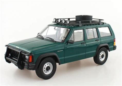 118 Diecast Model For Jeep Cherokee 2500 Green Suv Alloy Toy Car