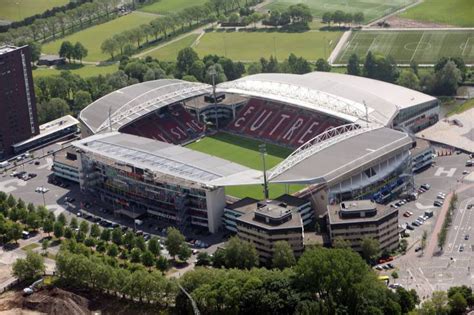 Detailed info on squad, results, tables, goals scored, goals conceded, clean stadion galgenwaard herculesplein 241, utrecht. FC Utrecht gegen PEC Zwolle Spiel-Infos - Eredivisie 20 ...
