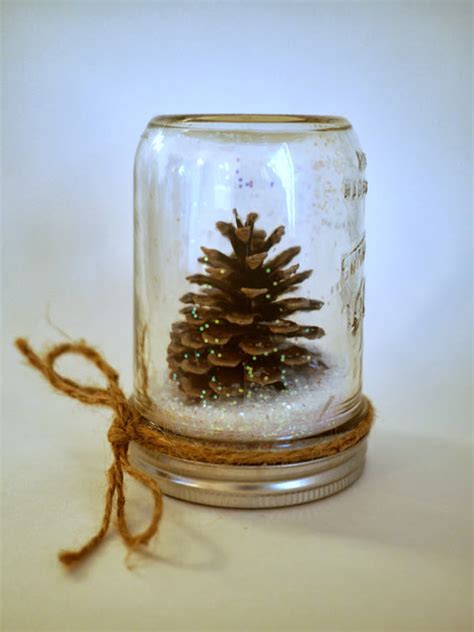 Pretty Winter Crafts Using Pinecones