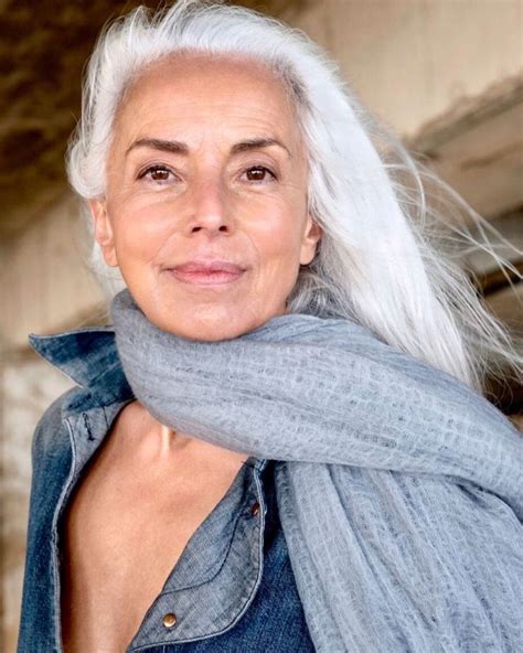 A 65 Year Old Lady Shows Off Her Natural Beauty And Explains How To Be
