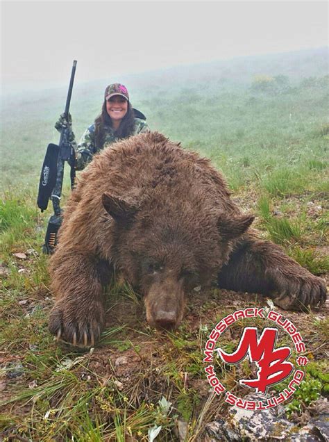 Women Girls Bear Hunting Caryn Moss Bear Big Game Hunting Bear