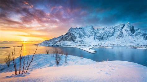 Islas Lofoten Noruega Puesta Del Sol Lago Montañas Nieve Invierno Fondos De Pantalla