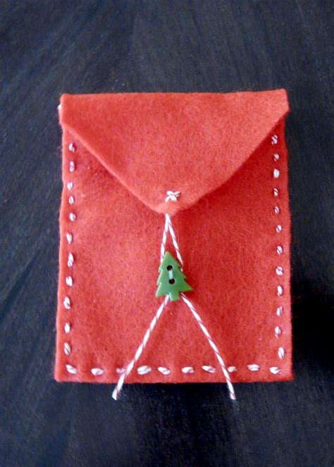 Click on the design that you would like to use. Make Felt Gift Card Holders