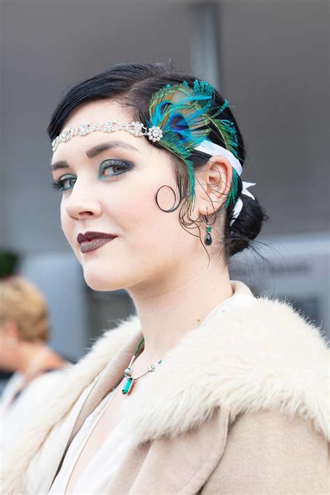12 Modern Celebrities who have Rocked 1920's Hairstyles ...