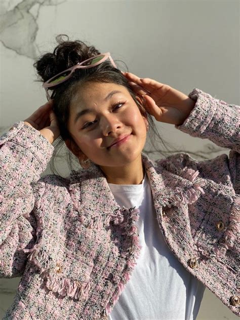 A love letter to claudia kishi, the iconic character who inspired a generation of asian american women and creators of color. Pin de Elisa Bispo em Claudia kishi outfit ideas | Atriz ...