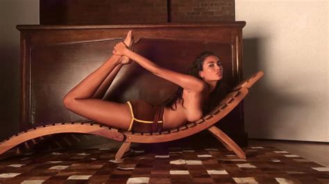 Kelly Gale Topless 13 Photos Thefappening