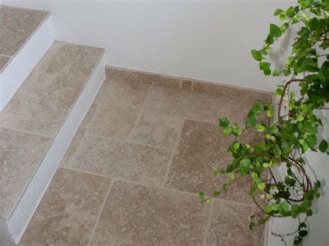 Eine fliesen treppe bietet eine extrem hohe abriebfestigkeit. Travertinfliesen Medium, getrommelt | Fliesen, Travertin ...