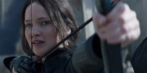 Jennifer Lawrence Is Back In First Full Hunger Games Mockingjay