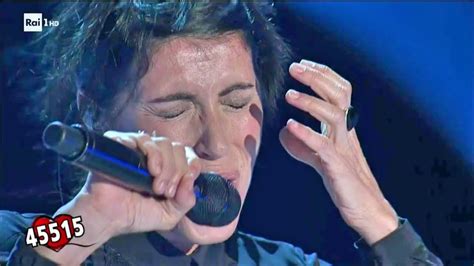 Accordi testi giorgia quando una stella muore. Giorgia - Quando una stella muore (Live @ Con il cuore ...