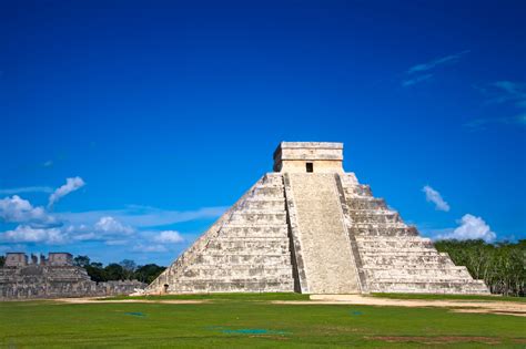 Pyramids Of The Mayan Empire The Inside Track