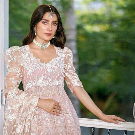 Ayeza Khan In 2021 Pakistani Bridal Dresses Pakistani Dresses