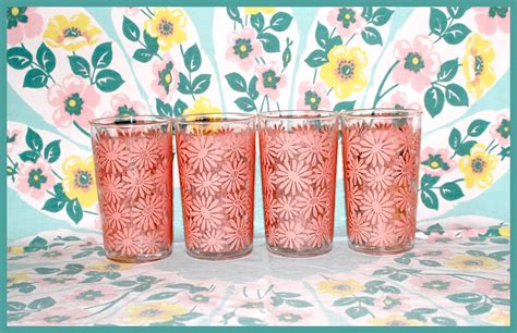 Pink Daisies 10 Ounce Drinking Glasses Tumblers Set Of 4 Etsy Farmhouse Chic Decor Pink