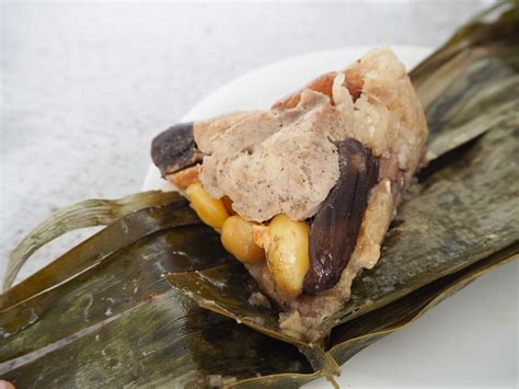 ไข่เค็มเฉพาะไข่แดง ลูกบัว และแปะก๊วย มีไส้เค็ม ไส้หวาน และสูตรข้าวเหนียวดำ พอถึงเทศกาลกินเจก็จะทำเจจ่างออกขาย. รีวิวบะจ่าง ไรซ์เบอร์รี ไส้แน่น อร่อย เฮลตี้ - Pantip
