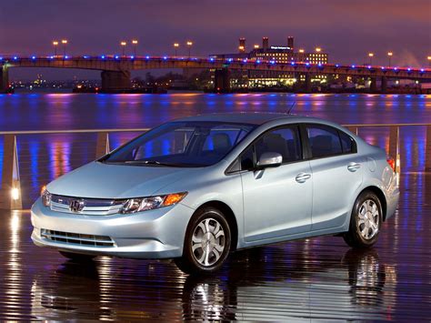 The 2012 honda civic is a little more spacious, comfortable, and economical, but it's now one of the blandest of the find out why the 2012 honda civic is rated 7.0 by the car connection experts. 2012 Honda Civic Hybrid - Price, Photos, Reviews & Features