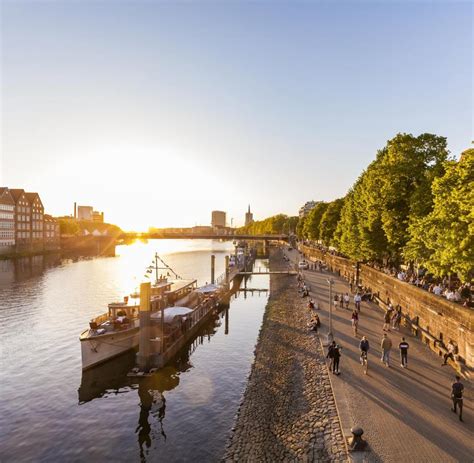 The free hanseatic city of bremen is a city in northern germany with a major port on the river weser. Was Bremen seiner Konkurrenz Hamburg voraus hat - WELT