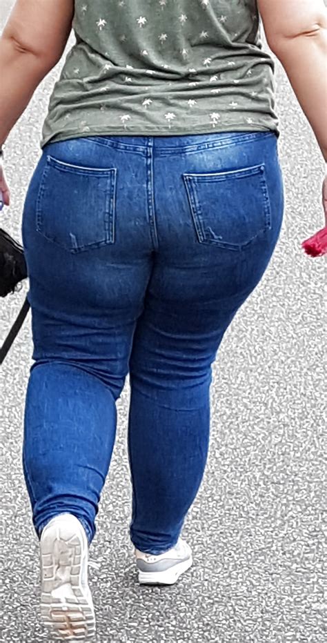 Bbw Milf With Thick Legs And Butt In Tight Jeans 1534