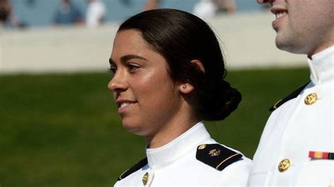 Navy Rule Change For Female Service Members Hair Wont Apply To Naval