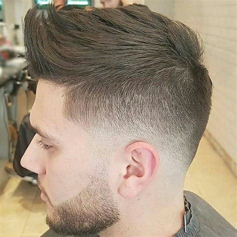 Ou tout simplement à la recherche des dernières coupes homme. Épinglé par mohamed eldweik sur eldweik | Coiffures faux ...