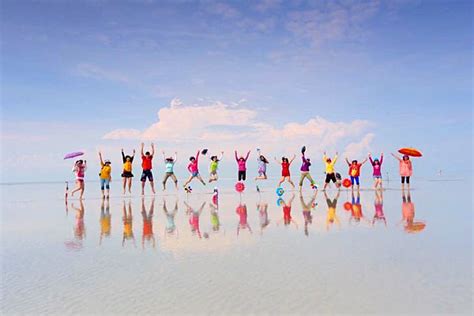 Head to kuala selangor beach, a unique tourist destination only accessible twice a month when the sand bar emerges from the tide to create this fascinating phenomenon. Sky Mirror Kuala Selangor - Blogs - Bloglikes