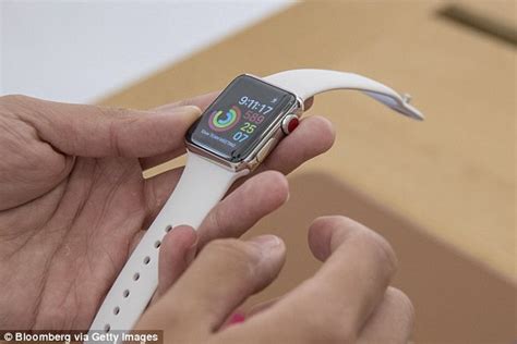 The emergency sos alert feature on the apple watch allows seniors to easily connect with family members, caregivers or emergency responders the apple watch may not be ideal for seniors who do not have an apple smartphone, as it only works with apple ios smartphones. HAVE APPLE WATCHES SAVED LIVES BEFORE? | Daily Mail Online