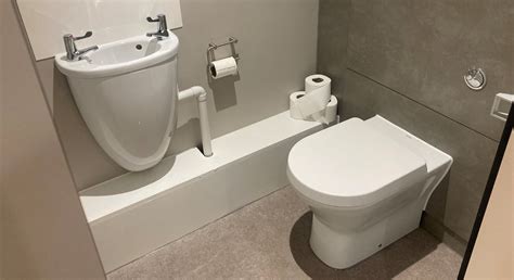 Unisex Toilets At Gladstones