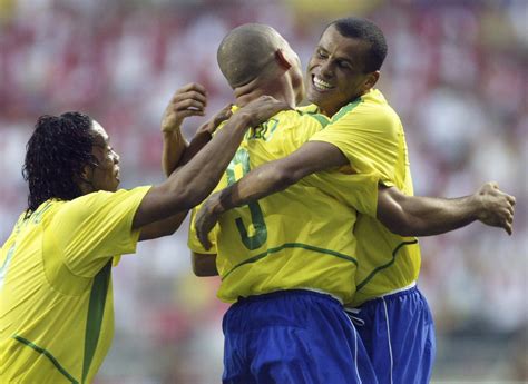 Brazil had a corner late in their. Futbolun ünlü hücum üçlüleri - Ronaldo, Rivaldo ...