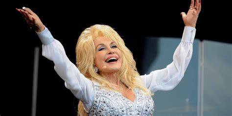 Dolly Partons Net Worth Young Age Husband Songs Career And Biography