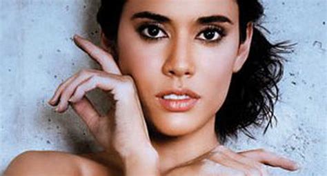 Carolina Ramírez desnuda en revista SoHo posando como La Pola