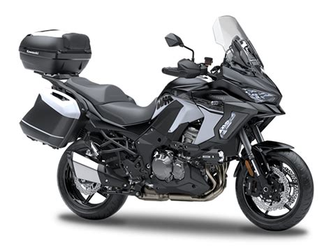 Equipée du pack grand tourer, la versys 1000 se transforme en baroudeuse ultime grâce entre autres à ses valises, son top case et ses feux. Versys 1000 Grand Tourer MY 2019 - Kawasaki Polska