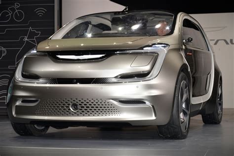 Chrysler Portal Elektrische Minivan Konzept Feiert Weltpremiere Auf Der