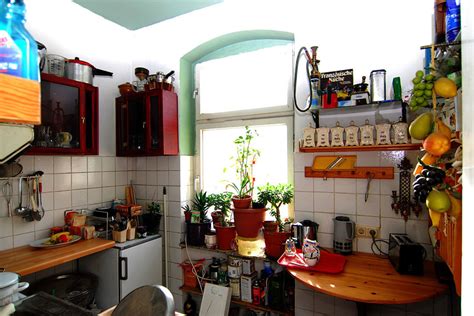 There is one bigger and one smaller room and it´s located in. 2-Zimmer-Wohnung in Berlin-Kreuzberg, Option auf ...