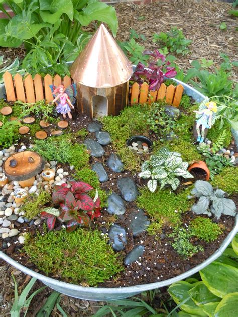 It's very helpful to know the difference when shopping for plants and accessories. Daisy Maisie Journaling Momma: Fairy Garden