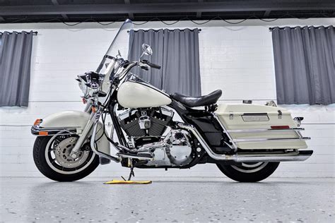 This Superb 1999 Harley Davidson Road King Police Will Arrest Your Full