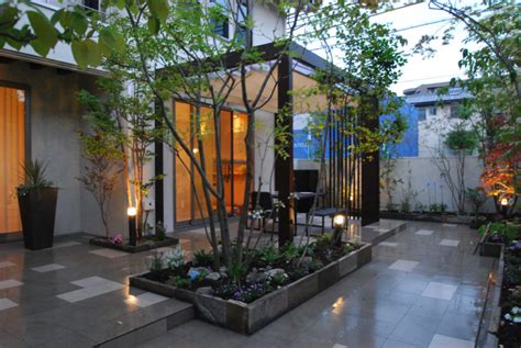寂しい印象だったテラスをおしゃれなガーデンルームへリフォーム | GardenStory (ガーデンストーリー)