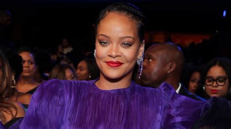 Rihannas Net Worth Exceeds 1 Billion As She Becomes Wealthiest Female