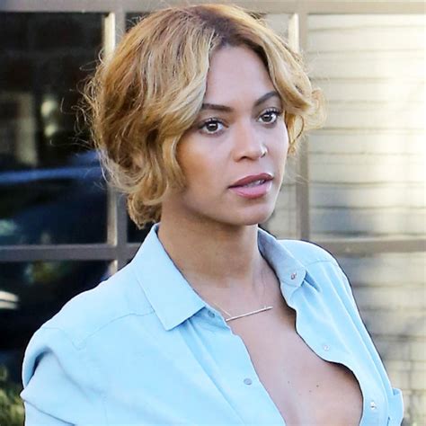 Dang Beyoncé Braless Singer Flashes Boobs In Racy Lunch Outfit—see