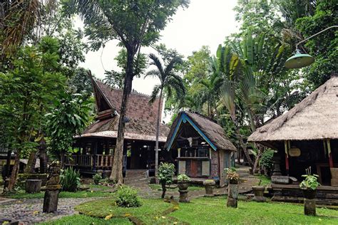 Rooms - Taman Nauli Resto | Boutique Rooms | Yoga Shala