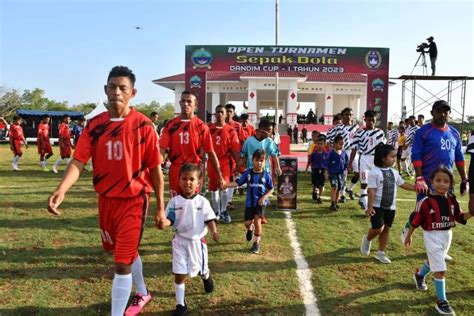 Bupati Noach Resmi Buka Turnamen Sepakbola Dandim Cup I MBD Cari Bibit