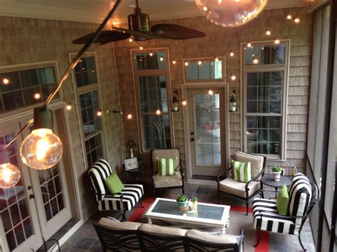 A small front porch gets a modern makeover with boho macrame swings. ≡ String Lights DIY Decorating Ideas 》 Her Beauty