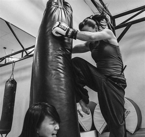 Women Kickboxing Google Images Kickboxing Workout Kickboxing