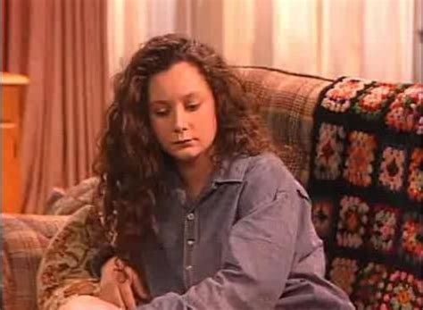 Melissa gilbert war in den 1970er jahren der kinderstar in der kultserie 'unsere kleine farm'. Roseanne: Was macht eigentlich Darlene Conner? | Sara ...