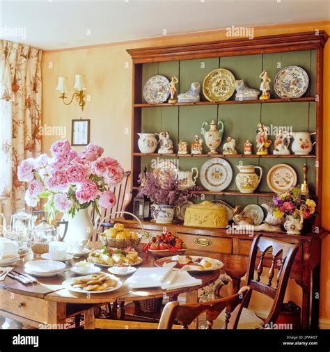 Floral Dining Room Stock Photo Alamy