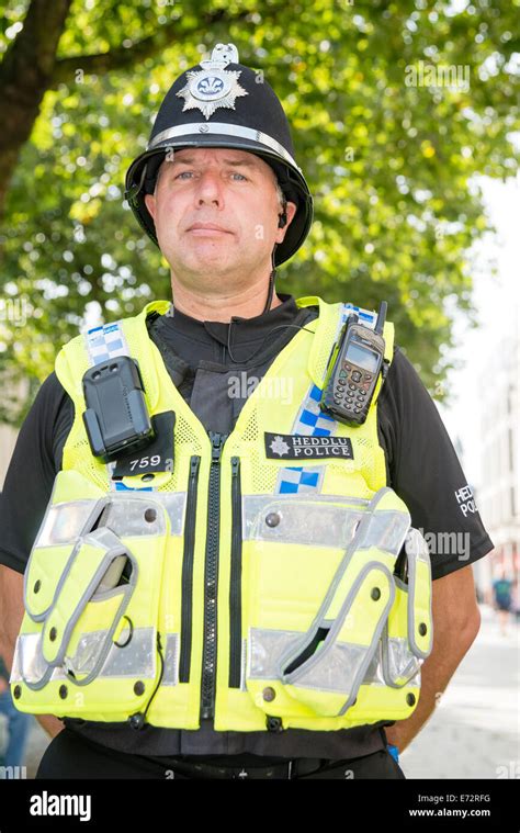 Male Police Officer In Cardiff Wales Uk Heddlu Welsh Police Stock