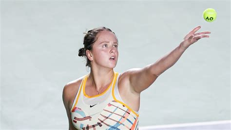 Tenis Viktória Hrunčáková postúpila s Arantxou Rusovou do semifinále