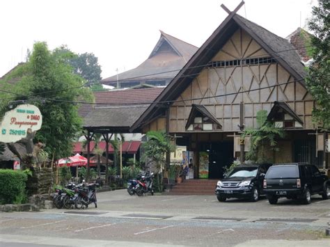 Hotels › asia › indonesia › west java. BANDUNG: Saung Angklung Udjo Show