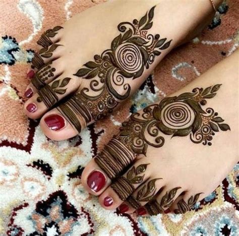 The henna tattoos and arabic mehndi designs most popular in mehendi designing. Latest Simple Mehndi Designs For Legs 2019 - Beauty ...