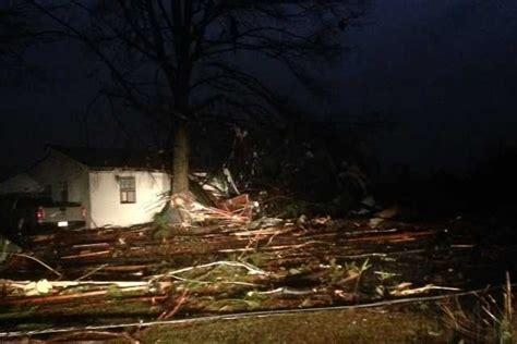 Photos Deadly Tornado Tears Through Mississippi
